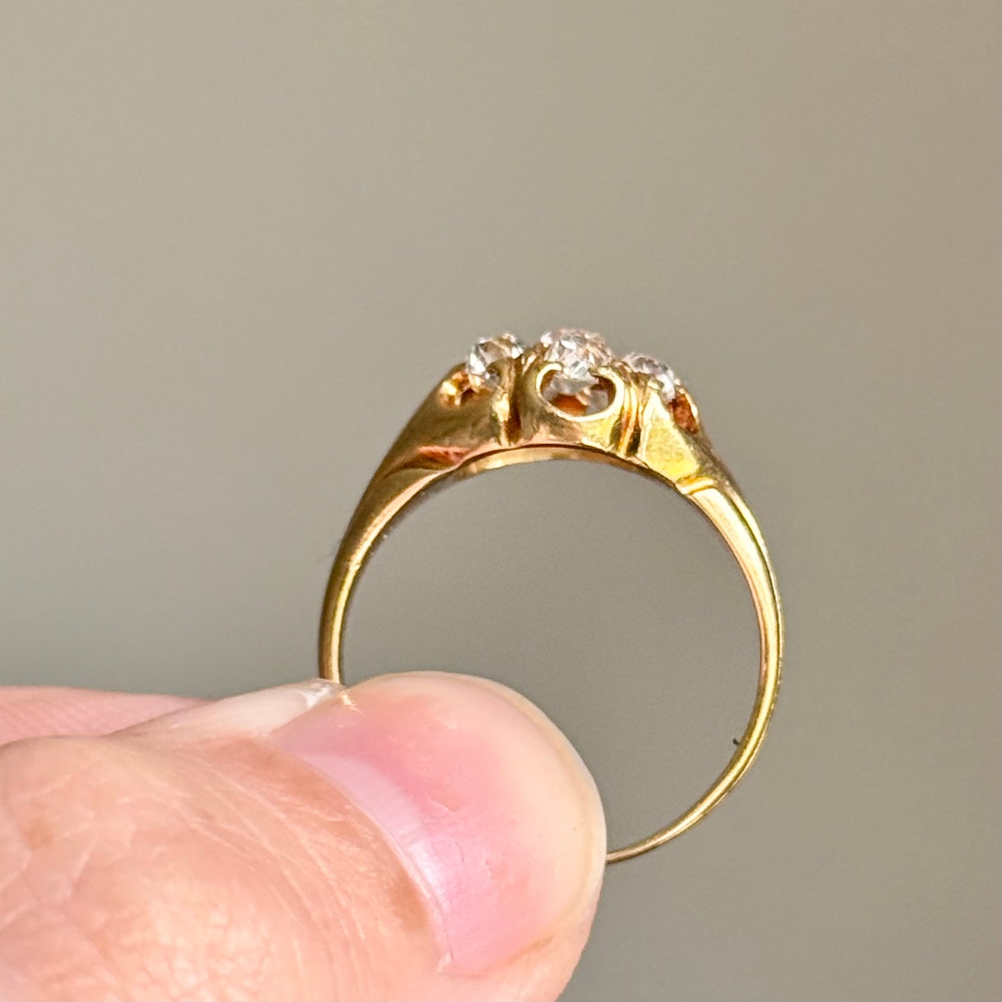 Antique Diamond Cluster Ring in 18 Carat Gold; Circa 1890