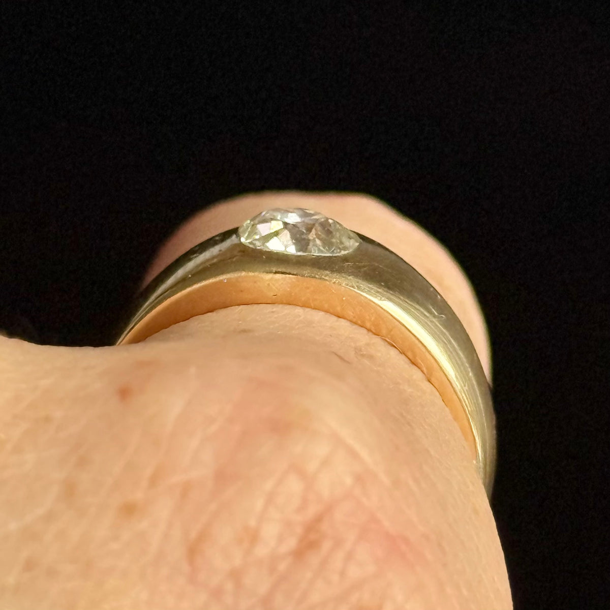 Antique Victorian Oval Diamond Ring in 18 Carat Gold; Circa 1885