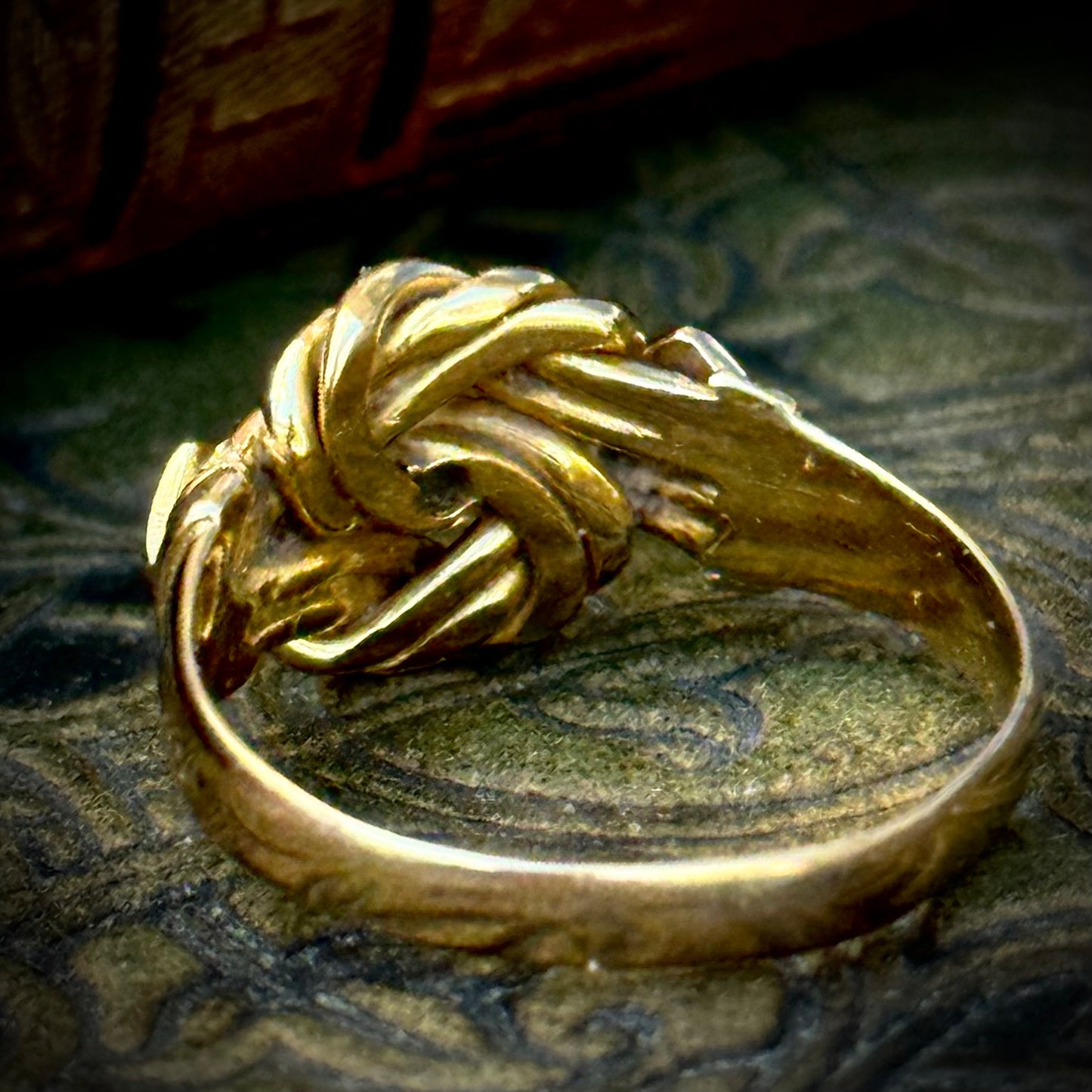 Antique Diamond Trilogy Knot Ring in 18 Carat Gold