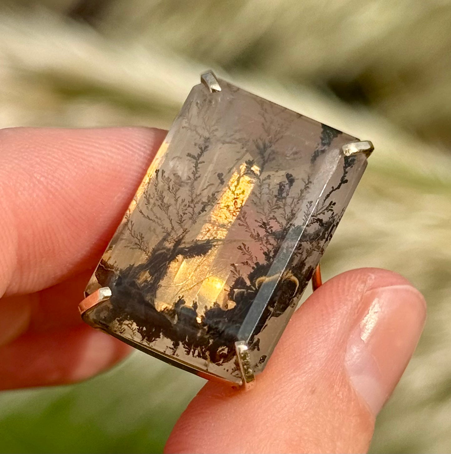 Substantial Vintage Dendritic Agate Ring in 18 Carat Gold