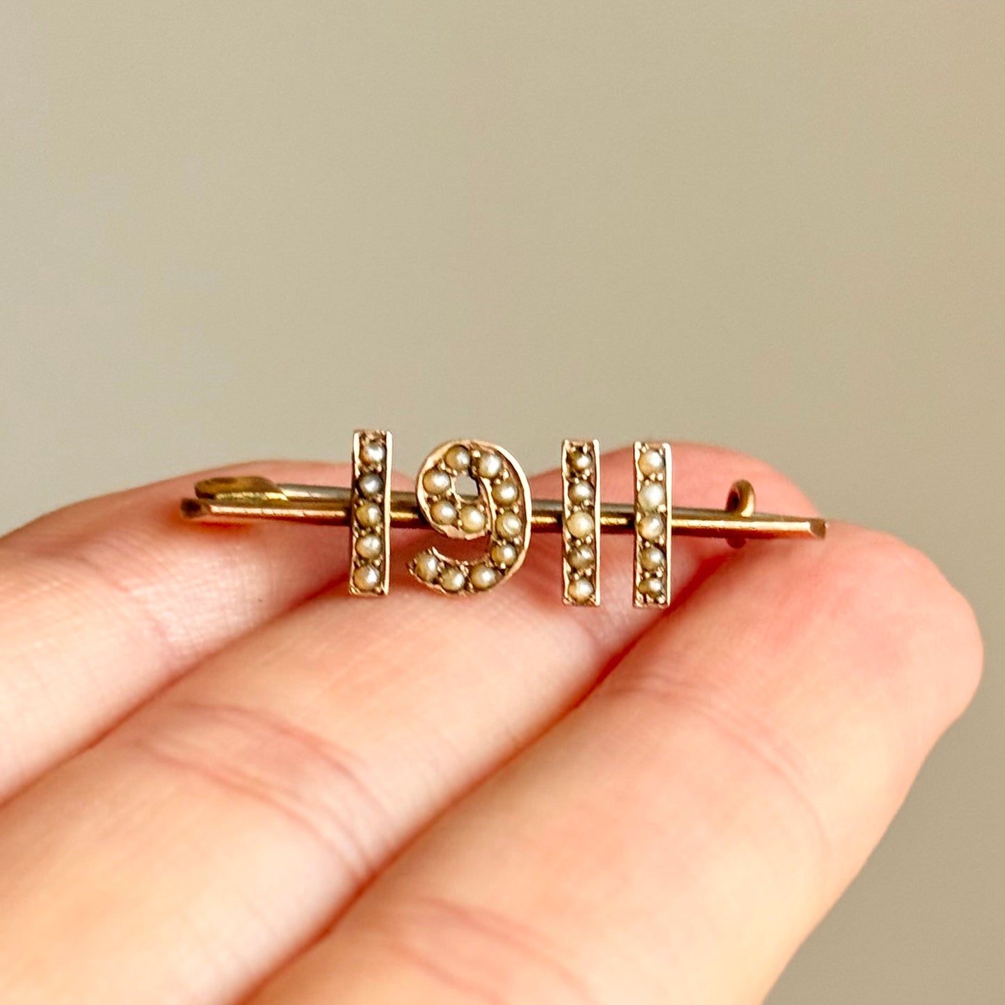 Antique Pearl Brooch in 9 Carat Gold; Circa 1911