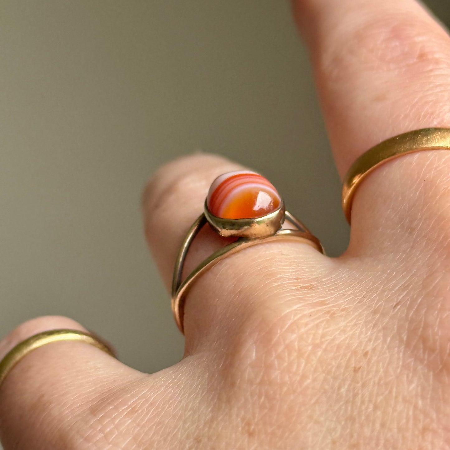 Vintage Banded Carnelian Agate Ring in 9 Carat Gold