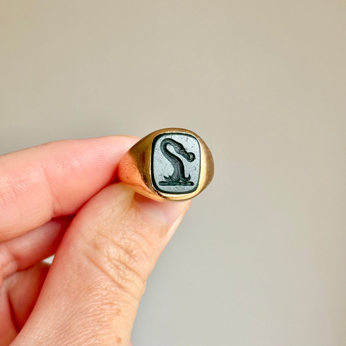 Vintage Swan & Ring Signet Ring in 9 Carat Gold, Circa 1971