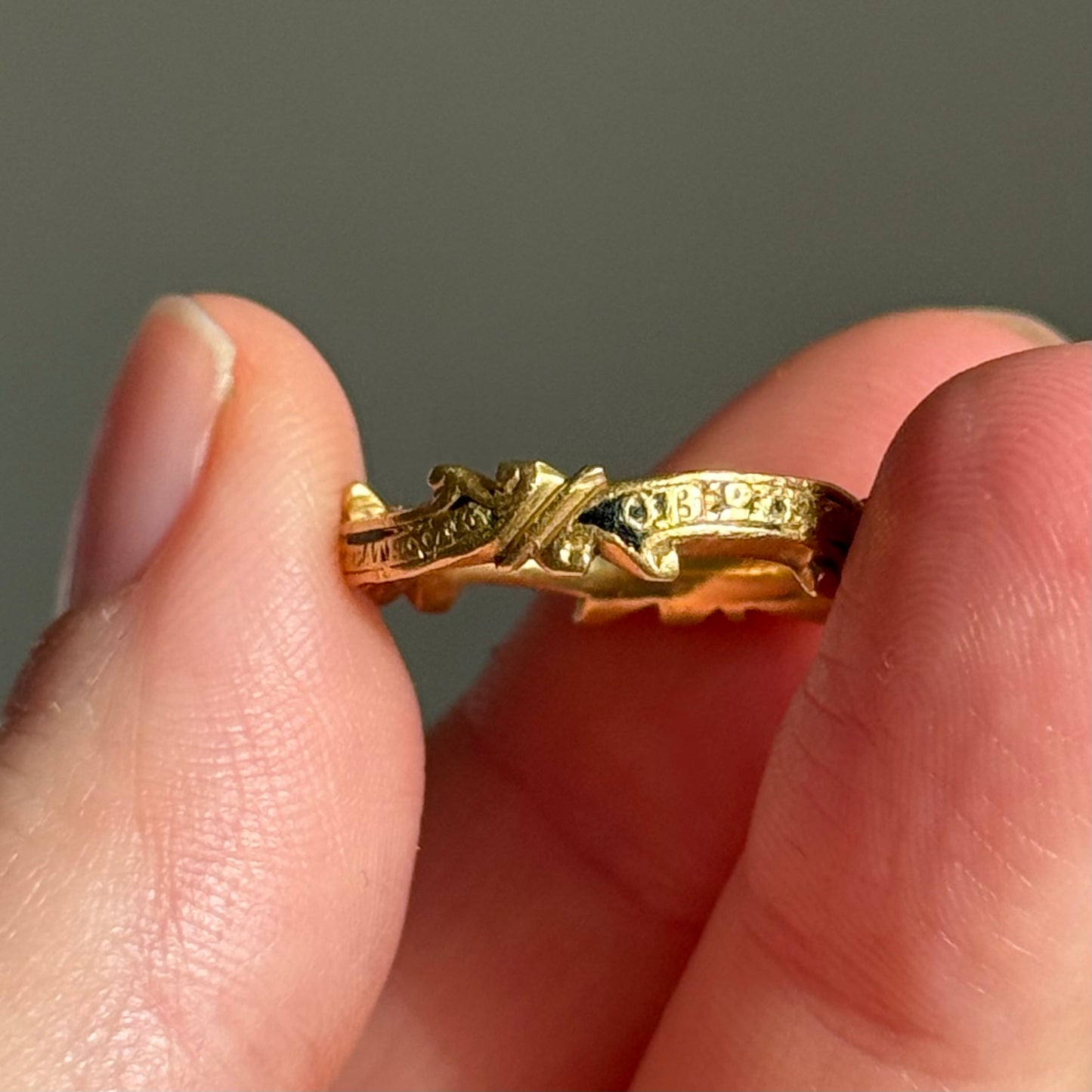 Georgian Mourning ring for Hon. Elizabeth Heathcote in 18 Carat Gold; Circa 1746