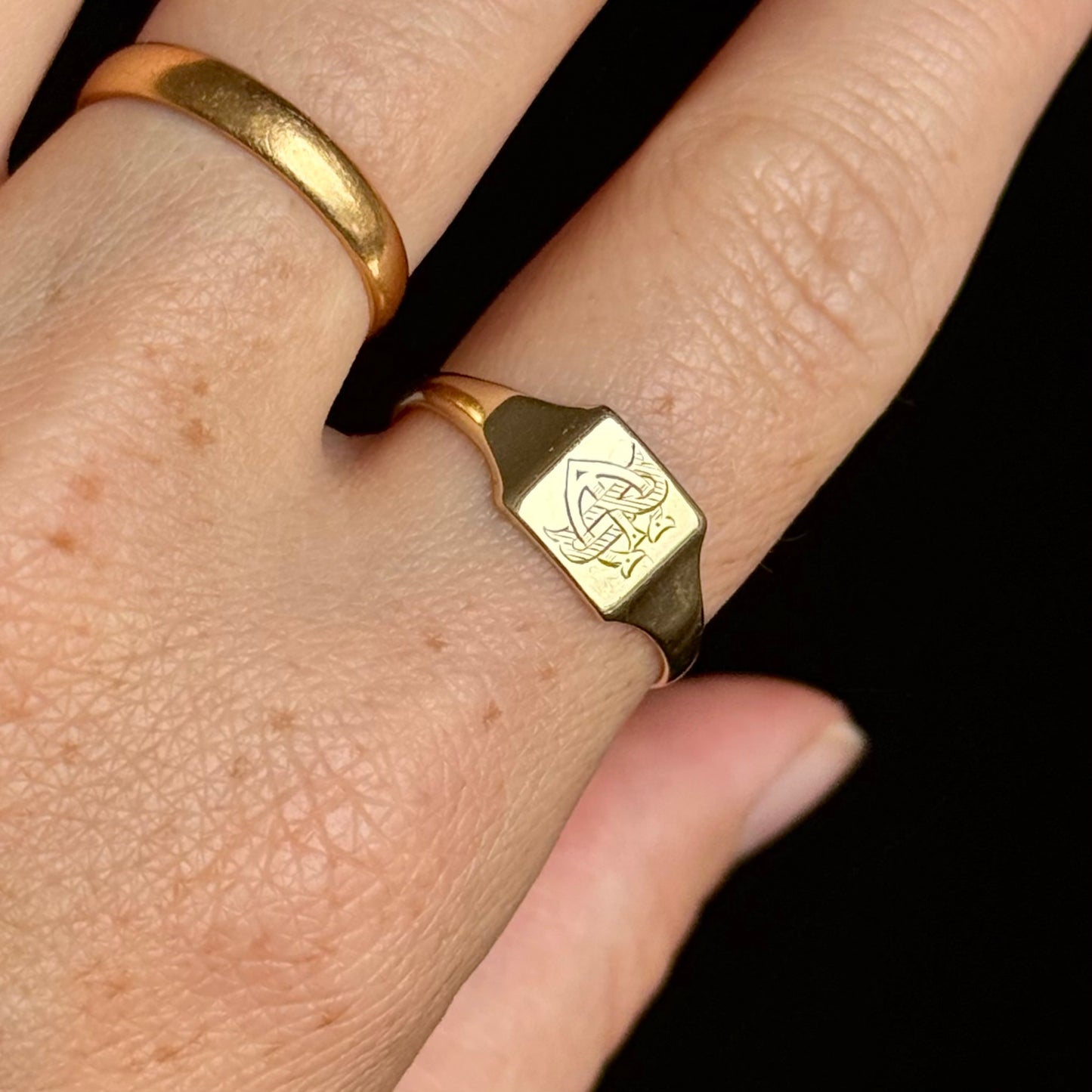 Vintage Monograme Signet Ring in 9 Carat Gold; Circa 1946