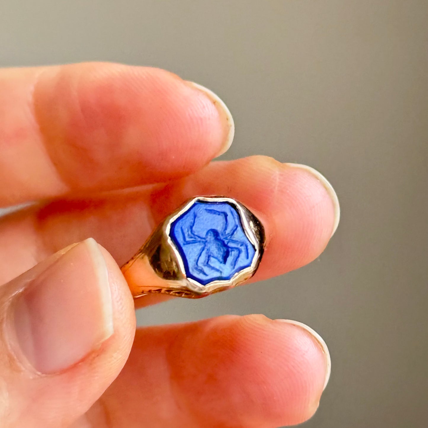 Spider Carved Lapis Lazuli Ring in 15 Carat Gold