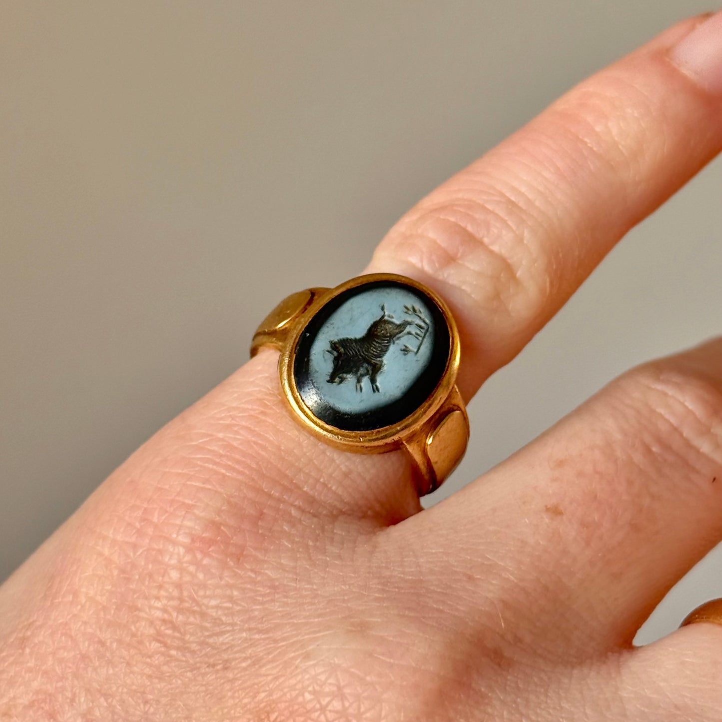 Antique Boar Agate Intaglio Signet Ring in 18 Carat Gold