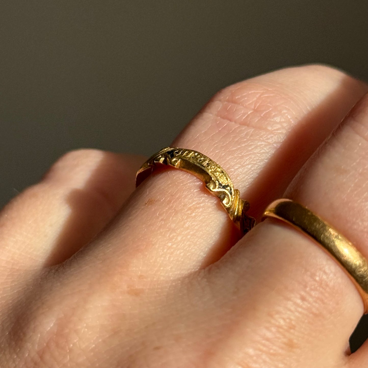 Georgian Mourning ring for Hon. Elizabeth Heathcote in 18 Carat Gold; Circa 1746