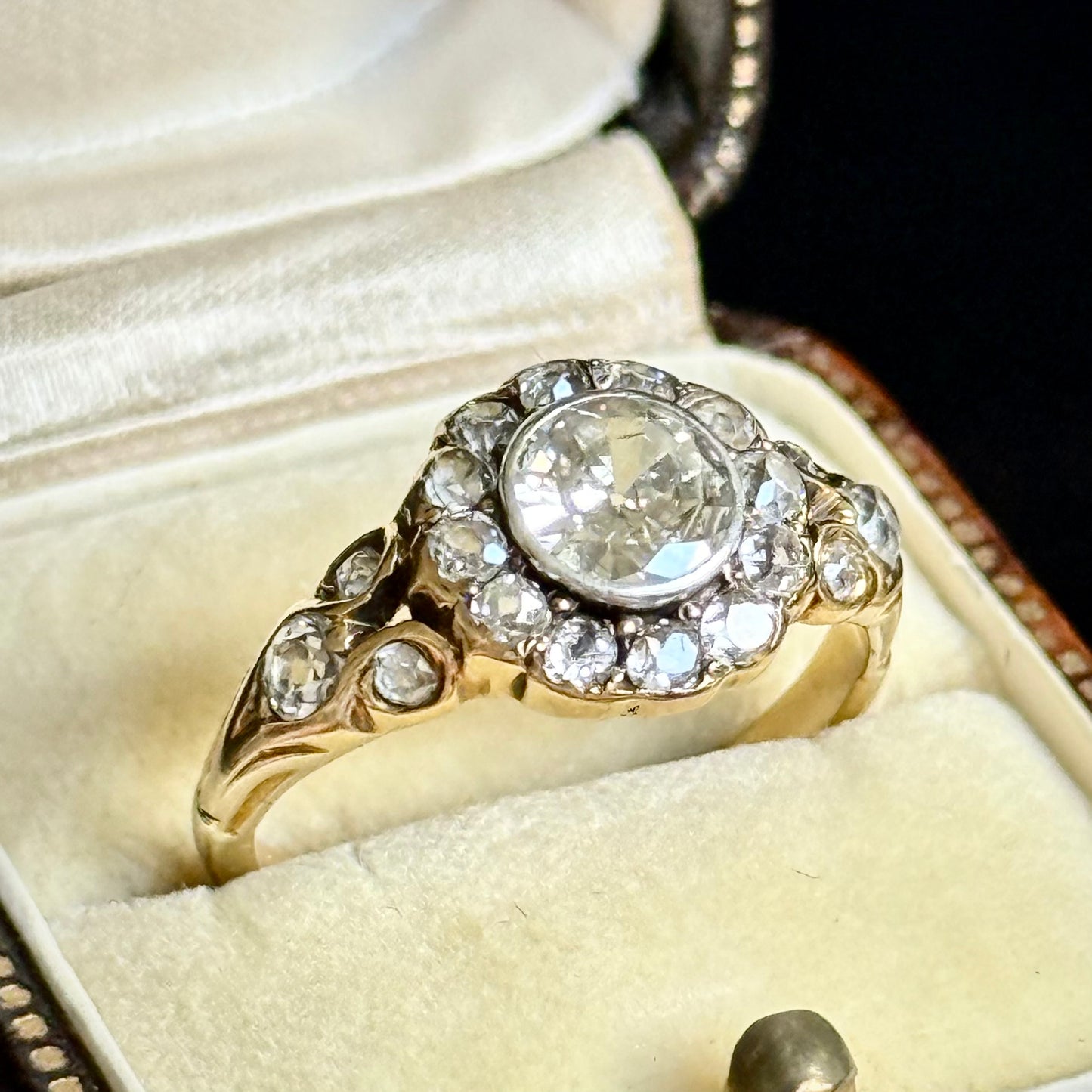 Boxed Vintage Old Cut Diamond Cluster Ring in 18 Carat Gold