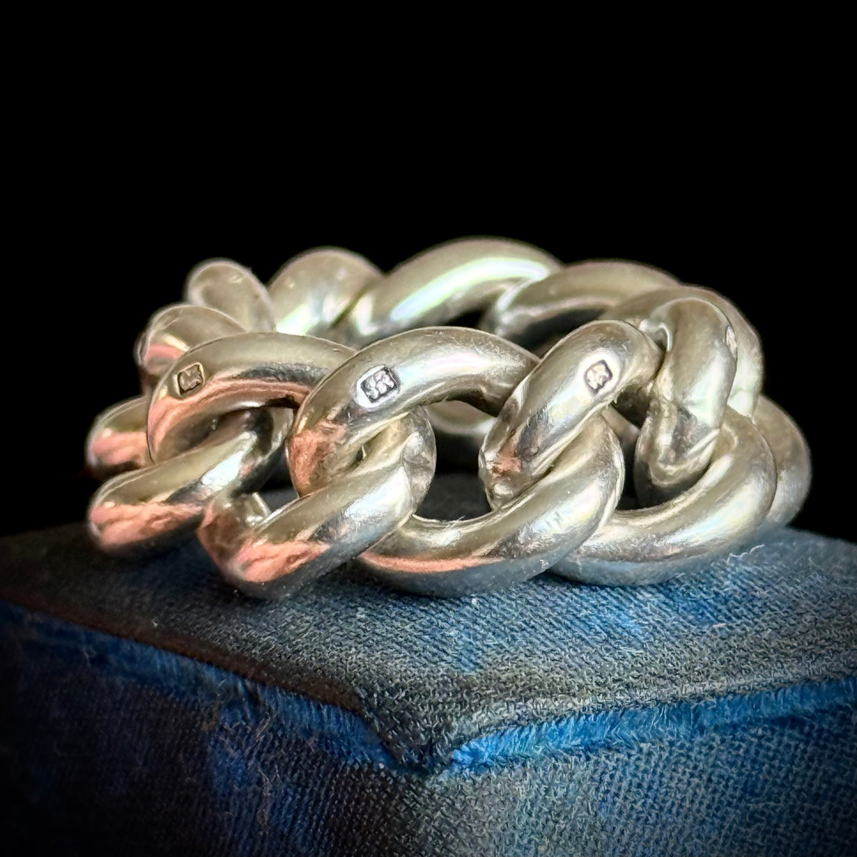 Antique Heavy Chain Ring in Silver; Circa 1890