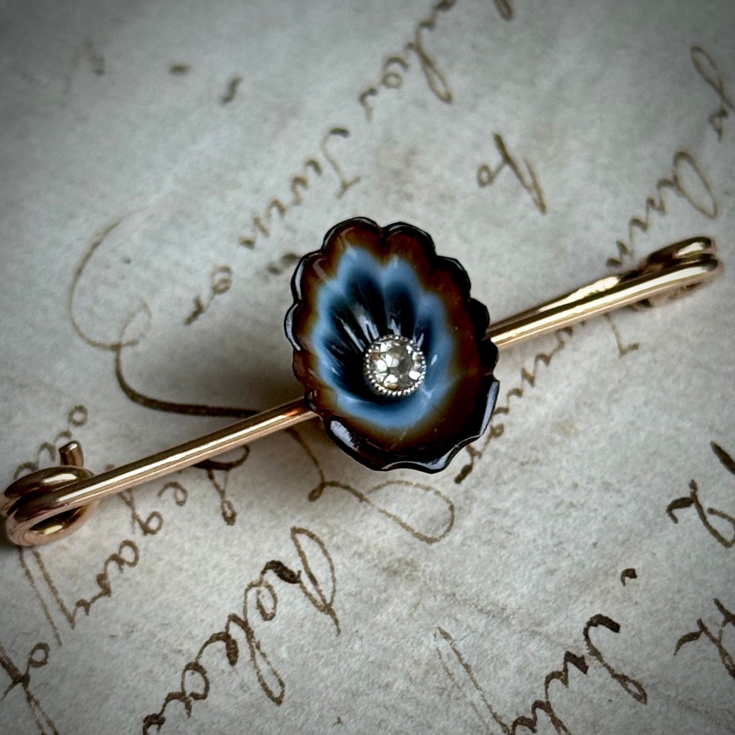 Antique Victorian Agate Shell & Diamond Brooch in 9 Carat Gold.