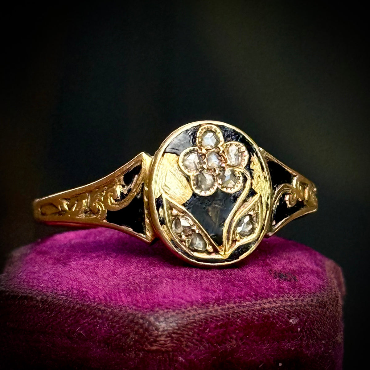 Antique Forget me Not Ring in 9 Carat gold; Circa 1873