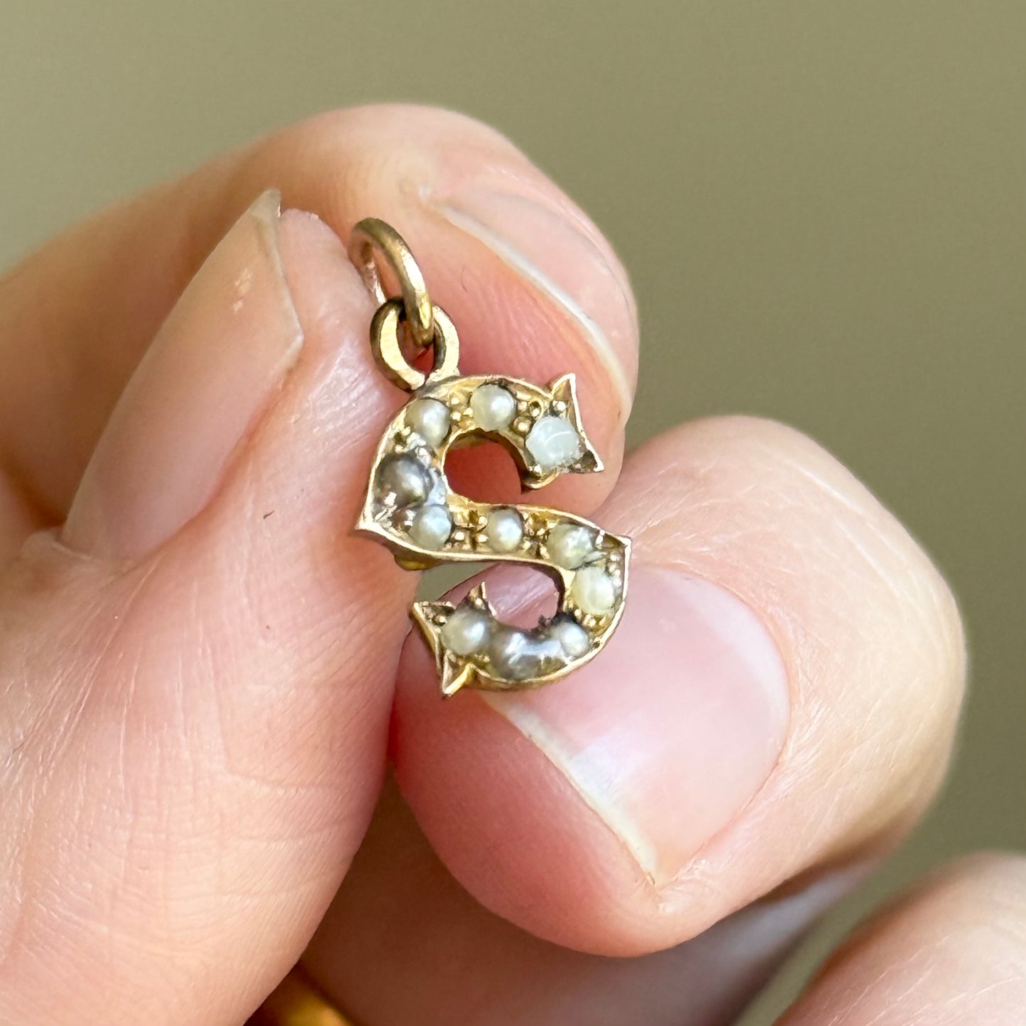 Antique Letter 'S' Pearl Pendant in 9 Carat Gold