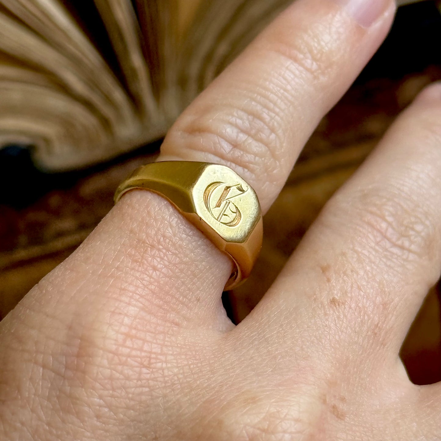 Antique Monogram 'G' Signet Ring in 18 Carat Gold