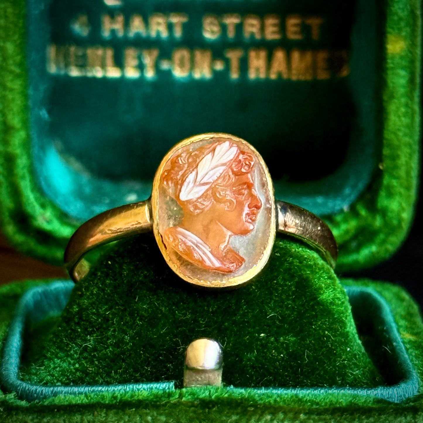 Antique Agate Cameo Ring in 18 Carat Gold