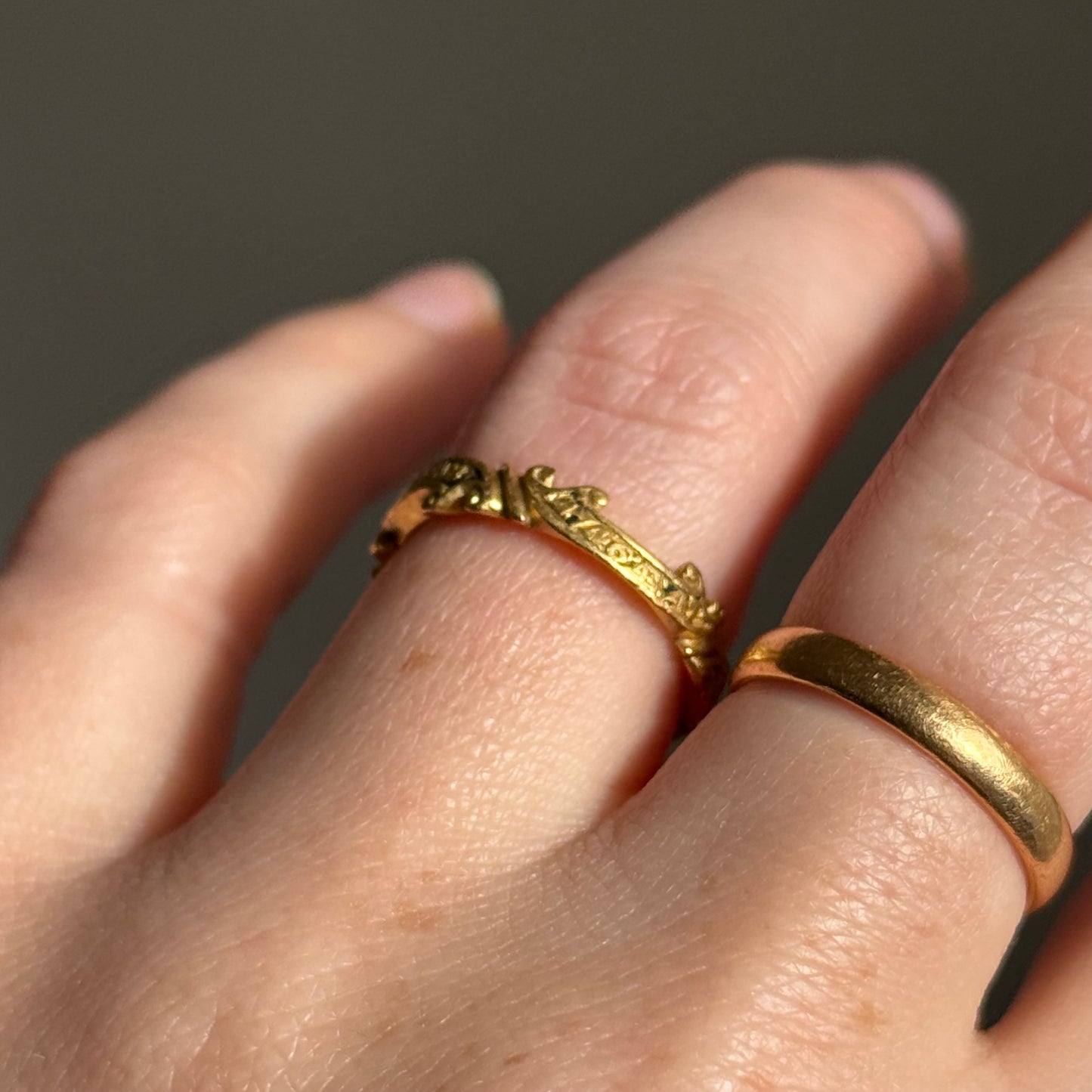 Georgian Mourning ring for Hon. Elizabeth Heathcote in 18 Carat Gold; Circa 1746