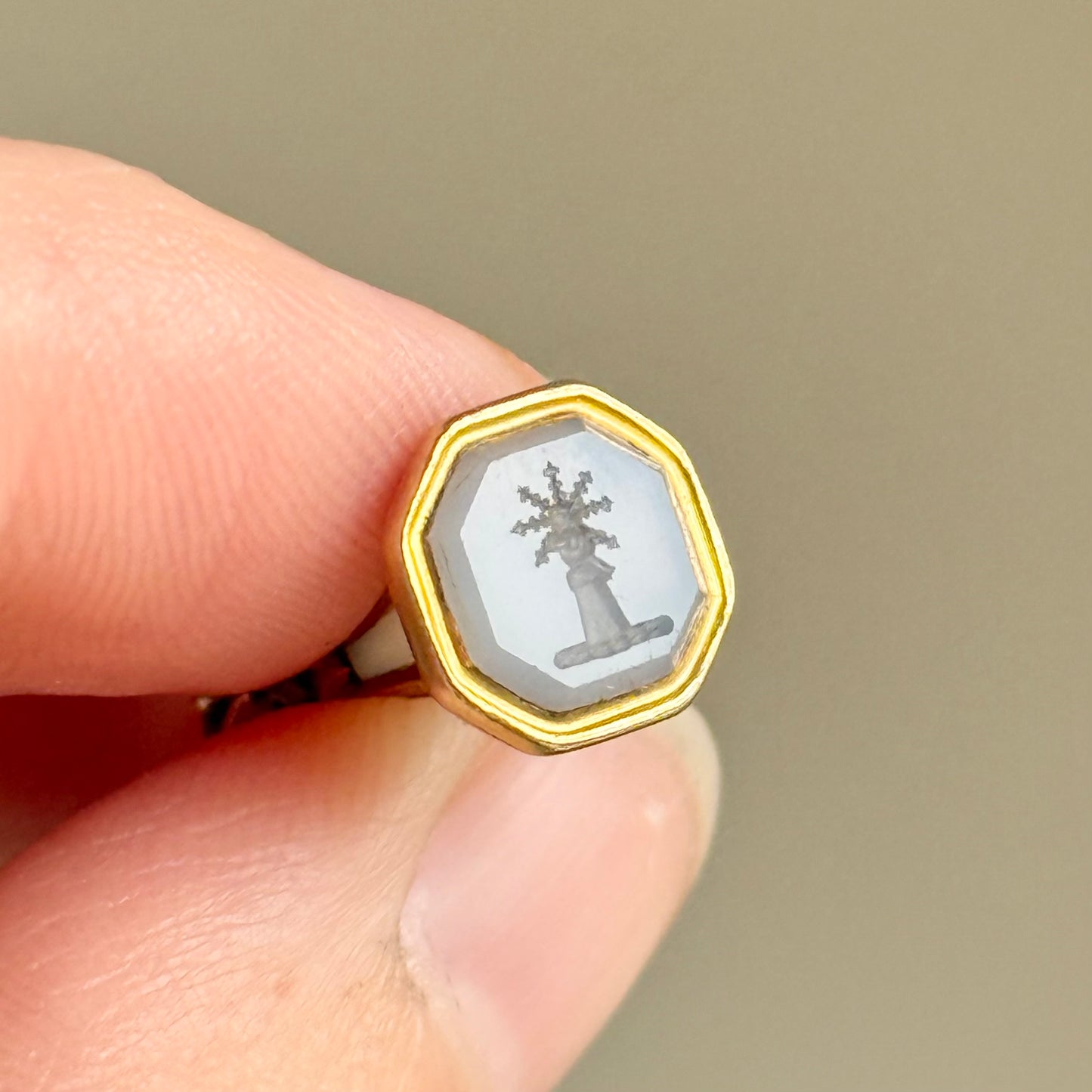 Victorian 15 Carat Gold & Agate Intaglio Watch Winder Fob Pendant; Circa 19th Century