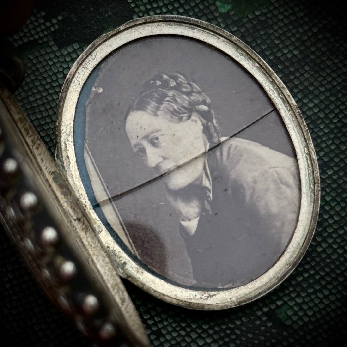 Victorian Star Sentimental Locket in Silver