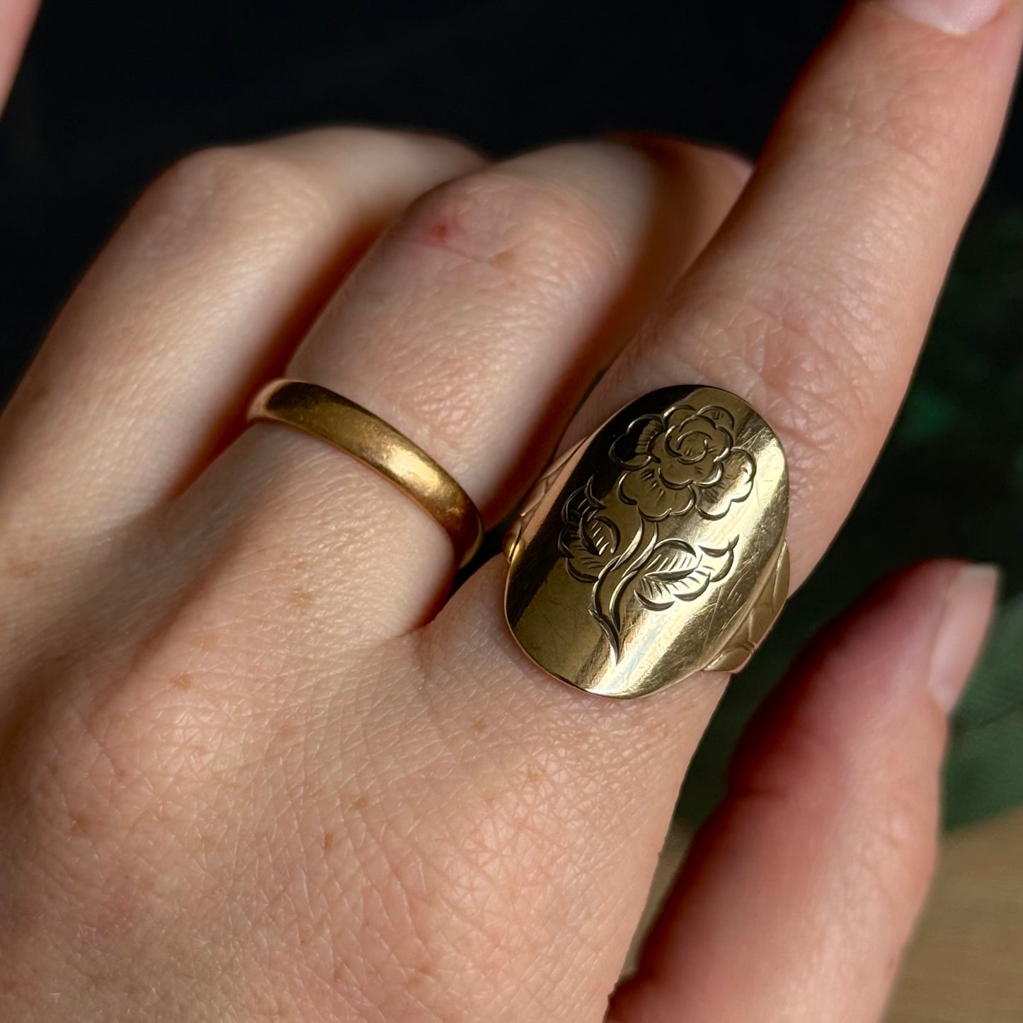 Vintage Rose Signet Ring in 9 Carat Gold ; Circa 1973