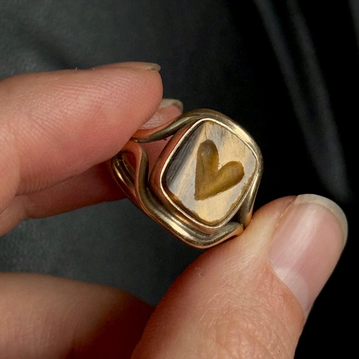 Vintage Carved Tiger's Eye Ring in 9 Carat Gold
