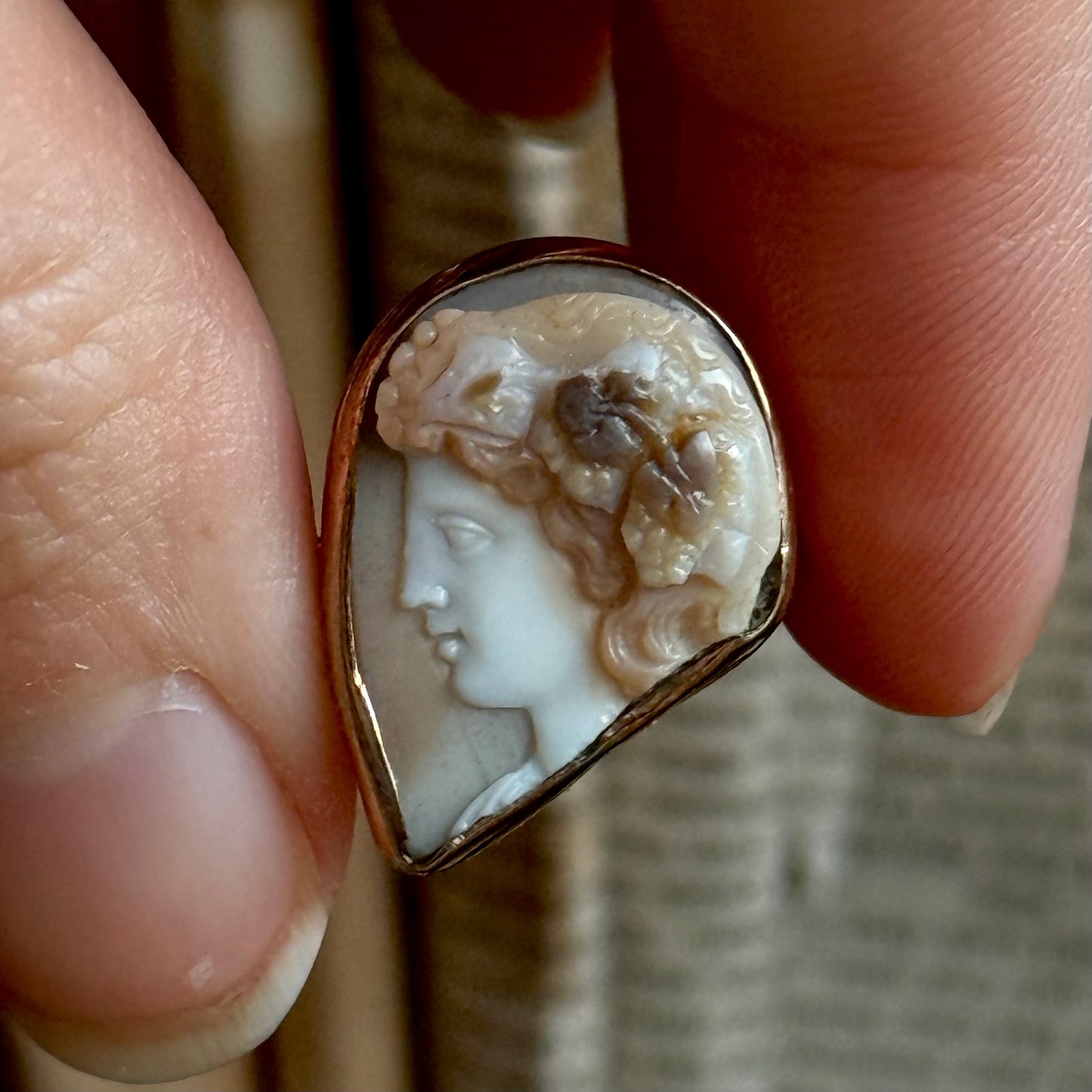Antique Agate Cameo Ring in 15 Carat Gold; Circa 1905