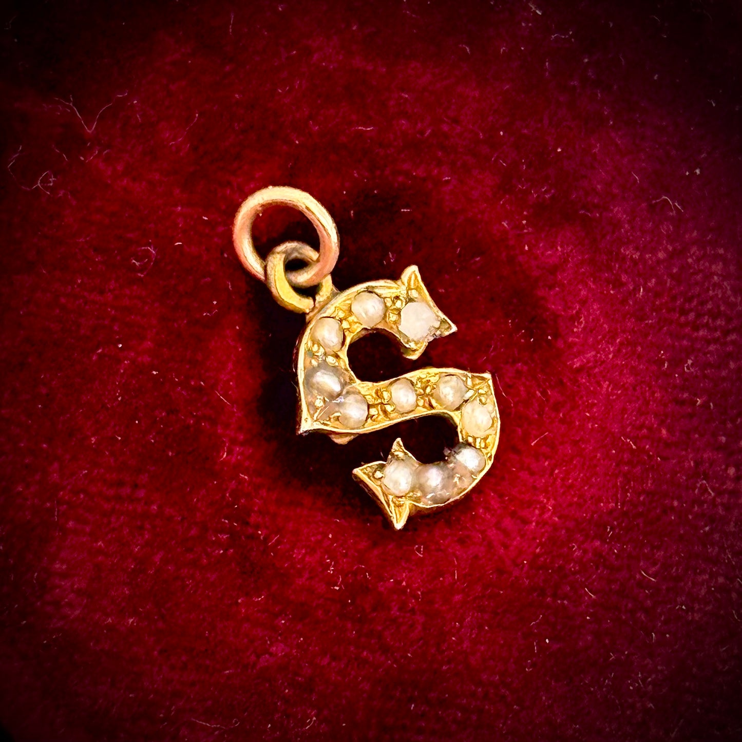 Antique Letter 'S' Pearl Pendant in 9 Carat Gold