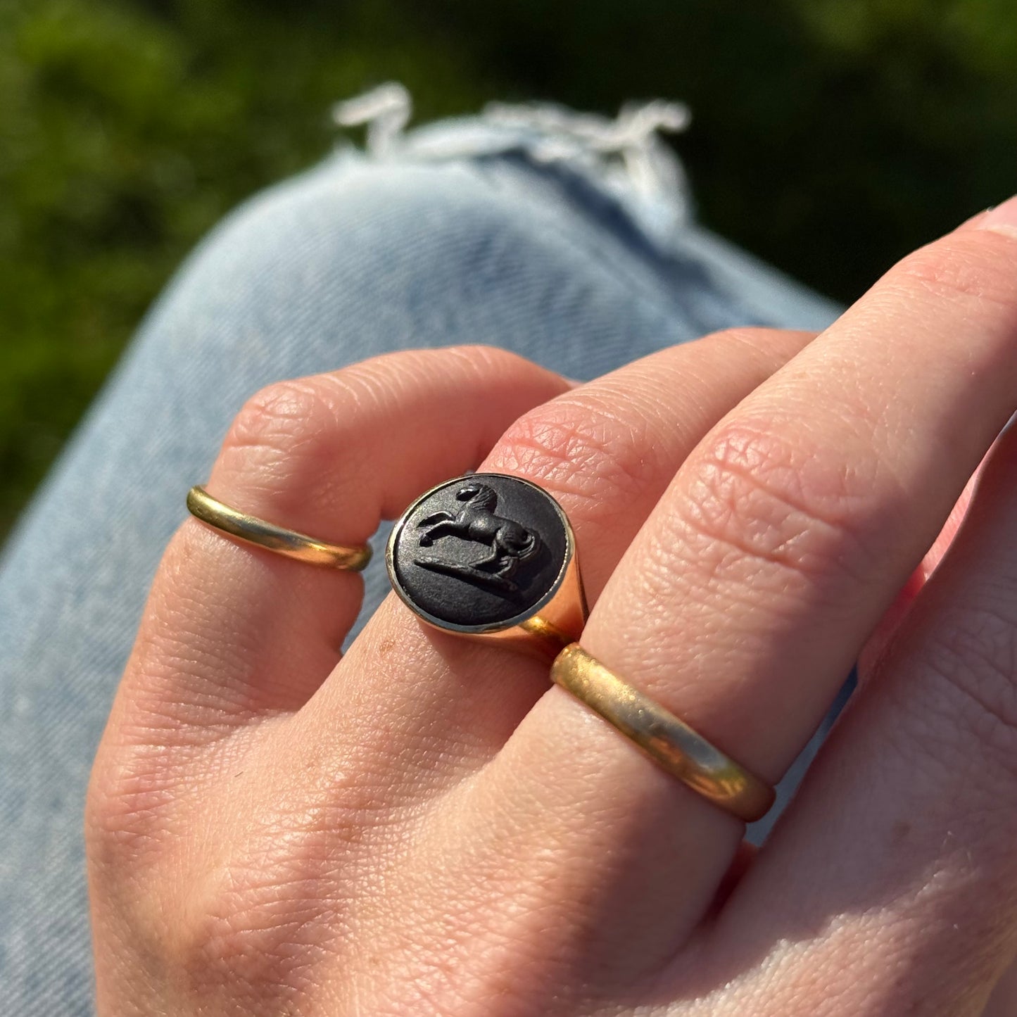 Preloved Wedgwood & 9 Carat Gold Ferian Horse Cameo Ring