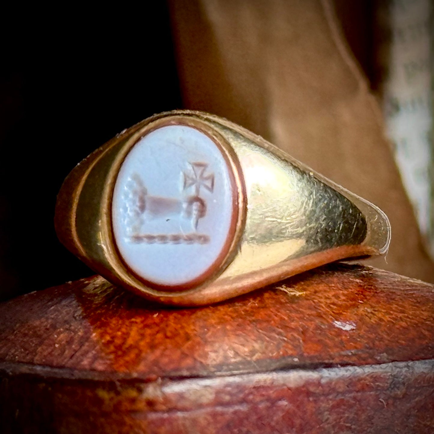 Vintage Signet Ring in 9 carat Gold; Circa 1956