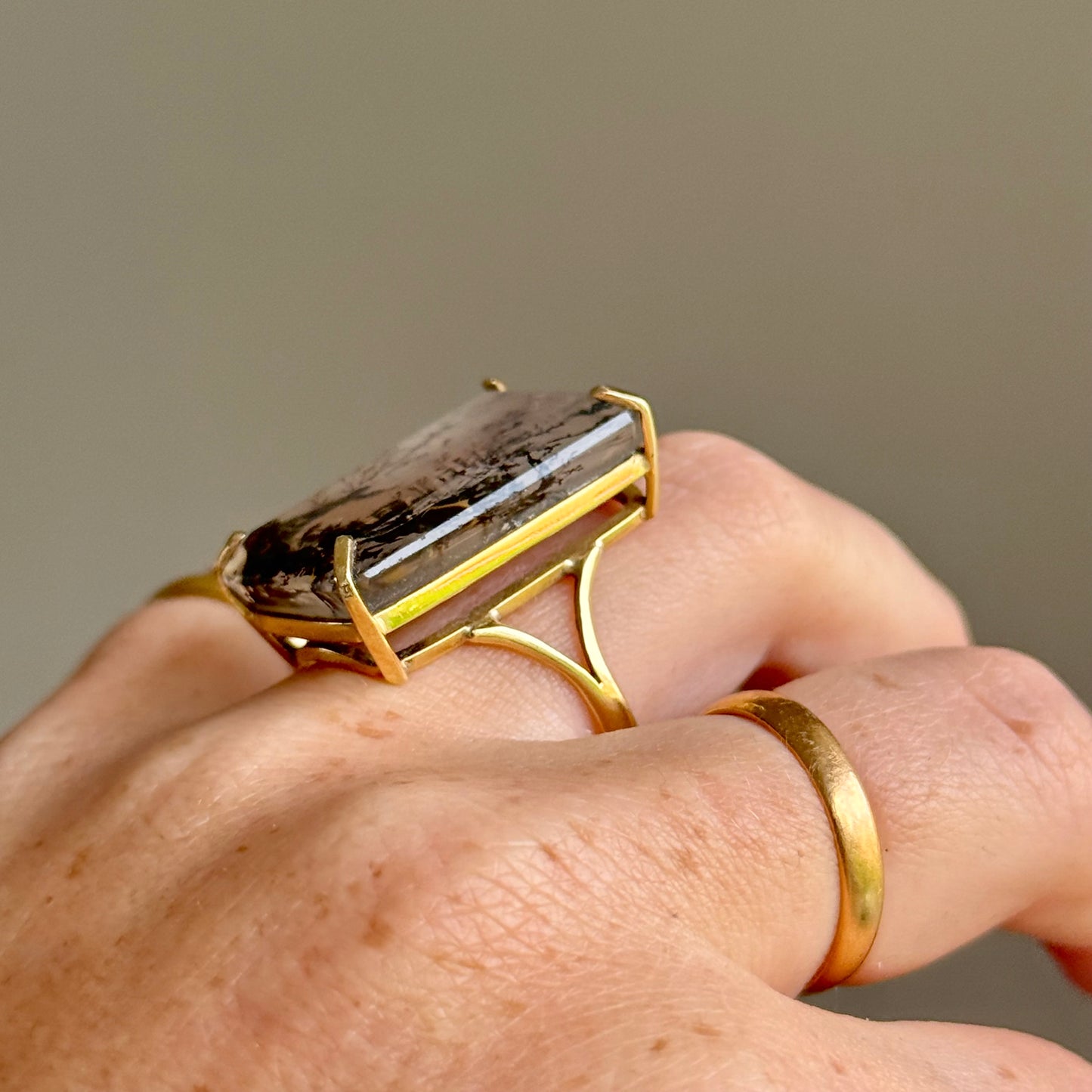 Substantial Vintage Dendritic Agate Ring in 18 Carat Gold
