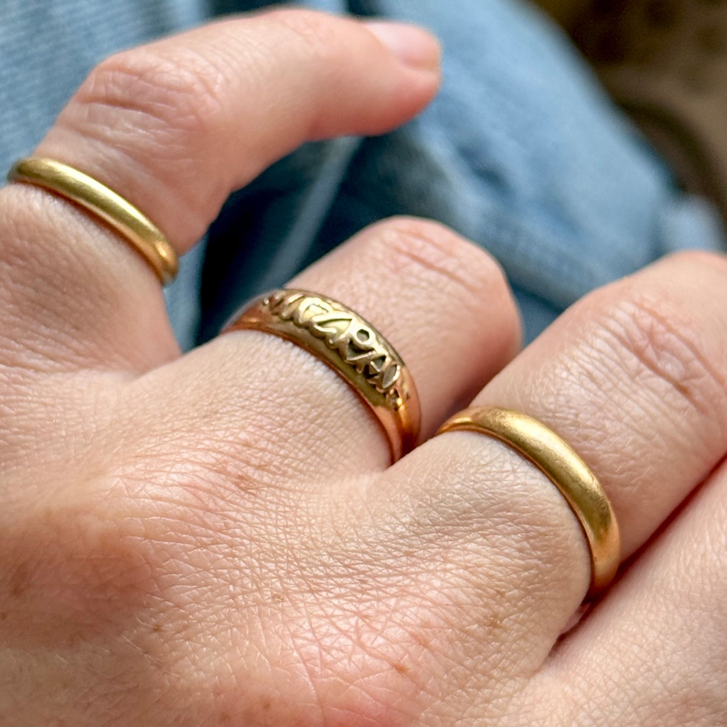 Antique Mizpah Ring in 9 Carat Gold; Circa 1929