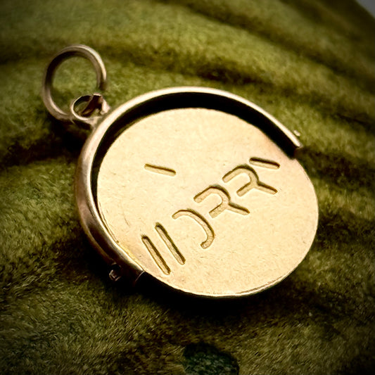 Vintage 'Y WORRY' Spinning Pendant in 9 Carat Gold; Circa 1960