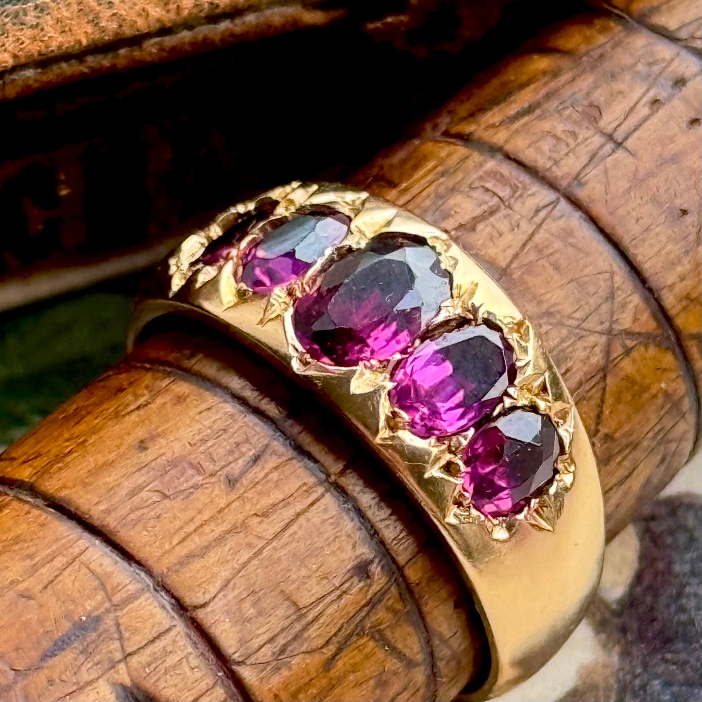 Antique Victorian Graduating Garnet Ring in 9 Carat Gold