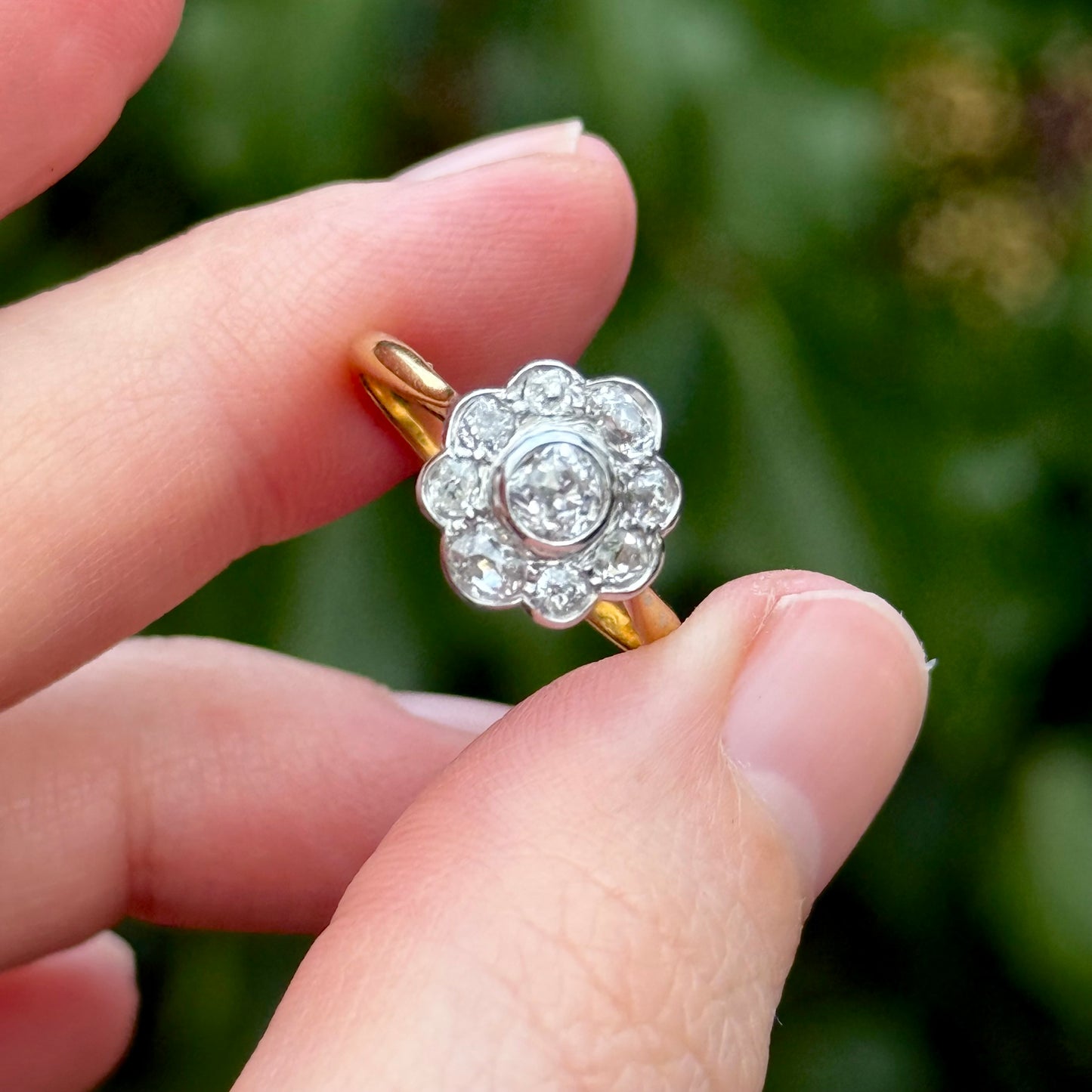 Antique Victorian Diamond Daisy Cluster Ring in 18 Carat Gold; Circa 1895