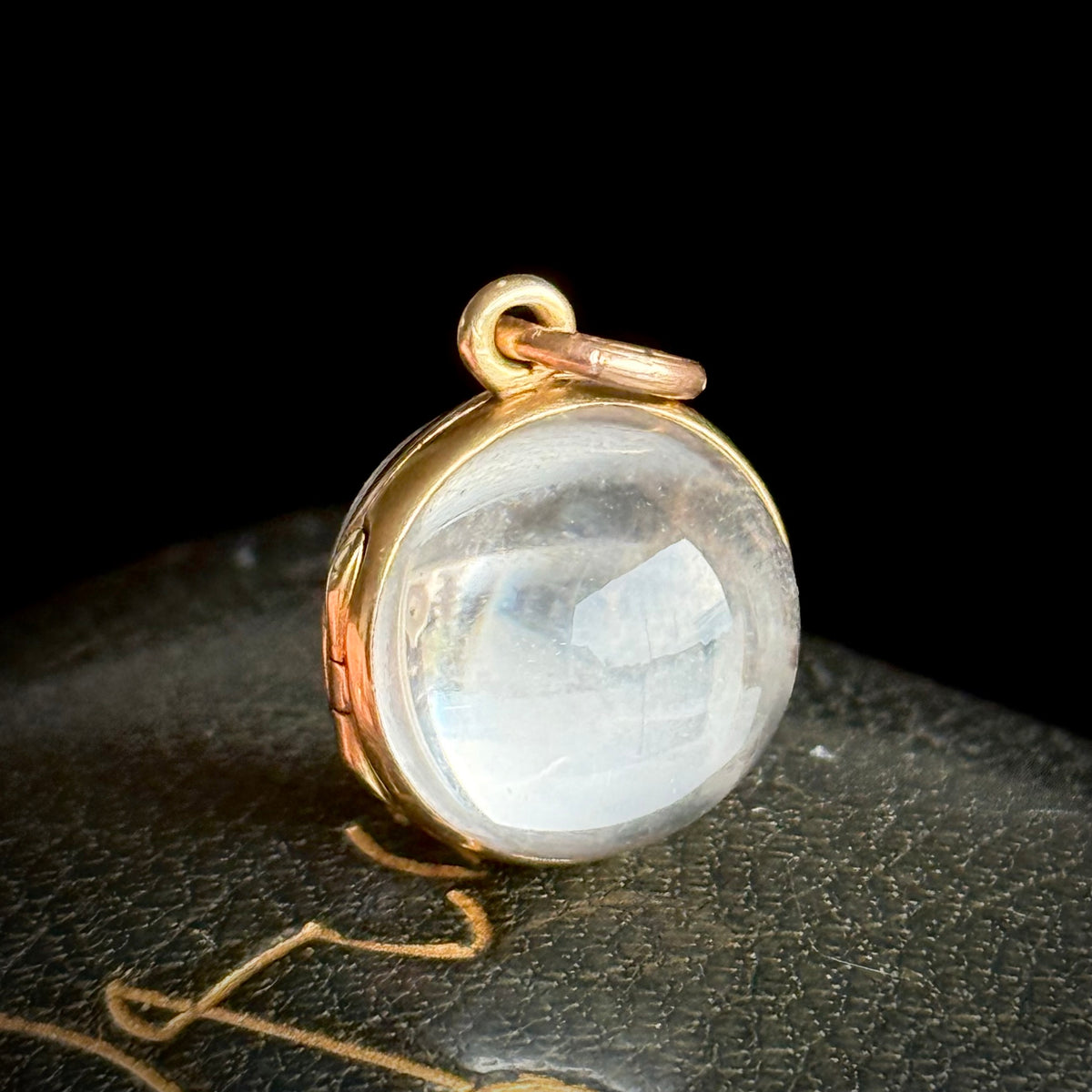Antique Victorian Pool of Light in 9 Carat Gold; Circa 1880