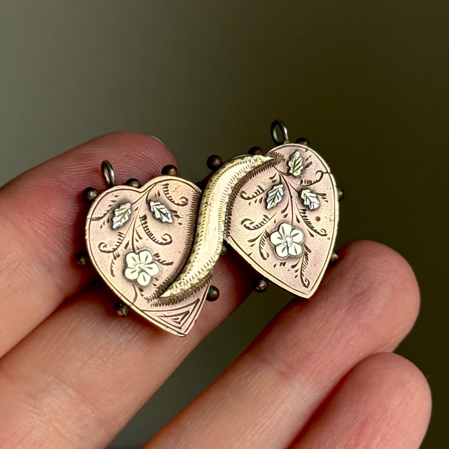 Antique Edwardian Double Heart Pendant in 9 Carat Gold