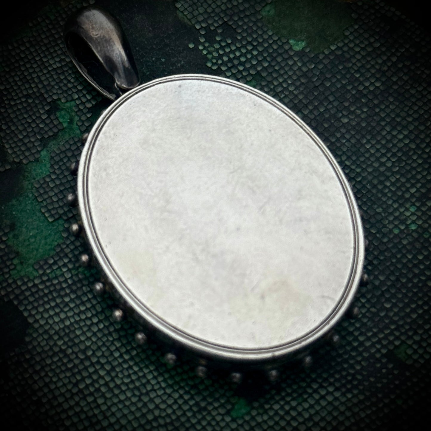 Victorian Star Sentimental Locket in Silver