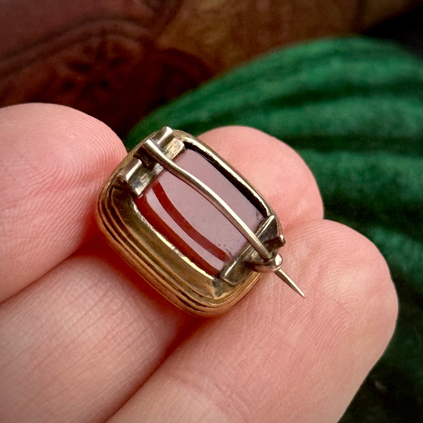 Georgian 'Dinna Forget' Carnelian Intaglio Brooch