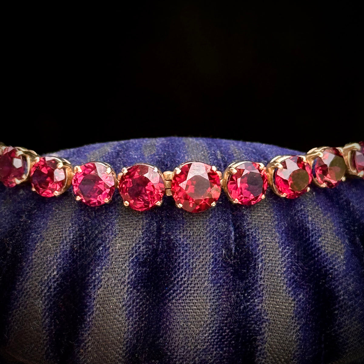 Antique Graduated Garnet Bracelet in 9 Carat Gold; Circa 1920