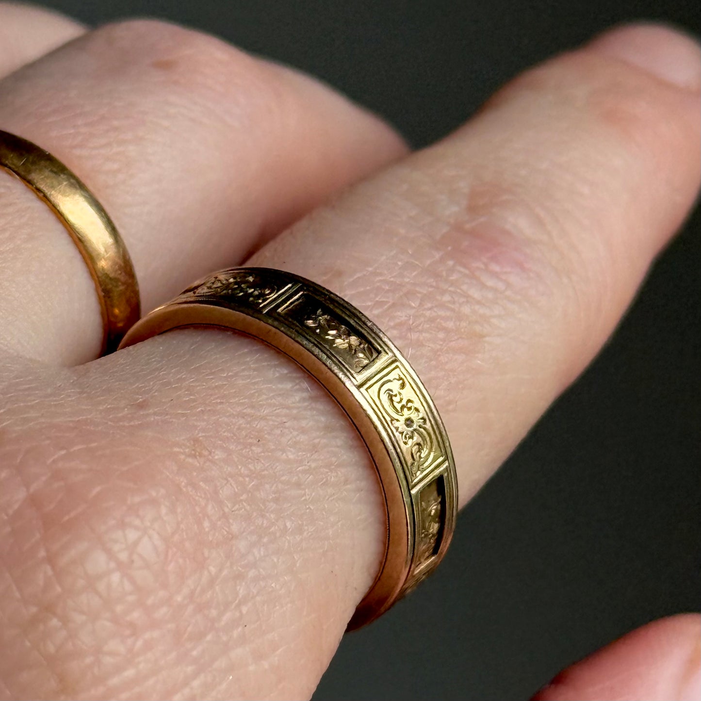 Victorian Secret Sliding Panel Mourning Ring in 15 Carat Gold; Circa 1860
