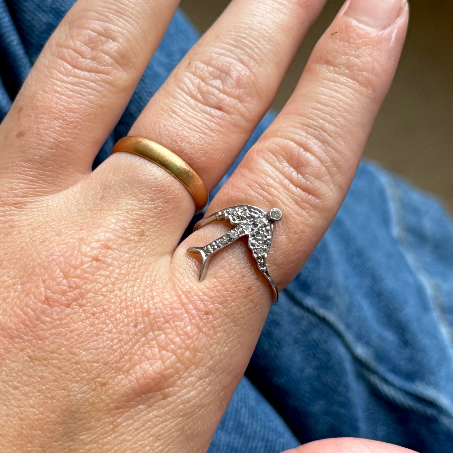 Art Deco Diamond Swallow Ring in 14 Carat Gold; 1920