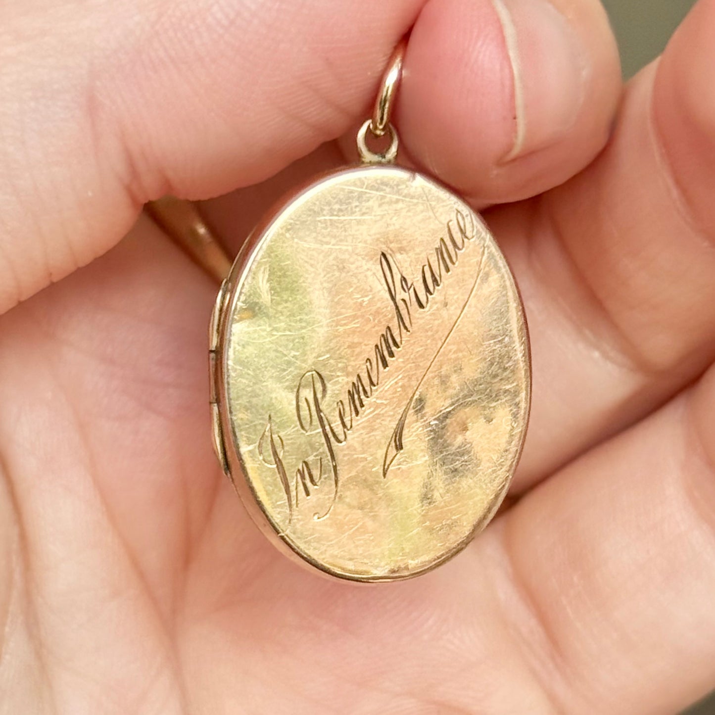 Antique 'In Remembrance' Oval Locket in 9 Carat Gold; Circa 1915