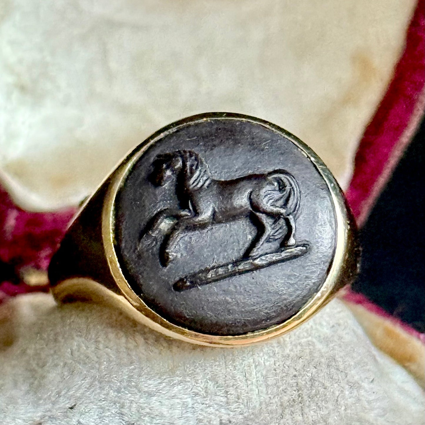 Preloved Wedgwood & 9 Carat Gold Ferian Horse Cameo Ring