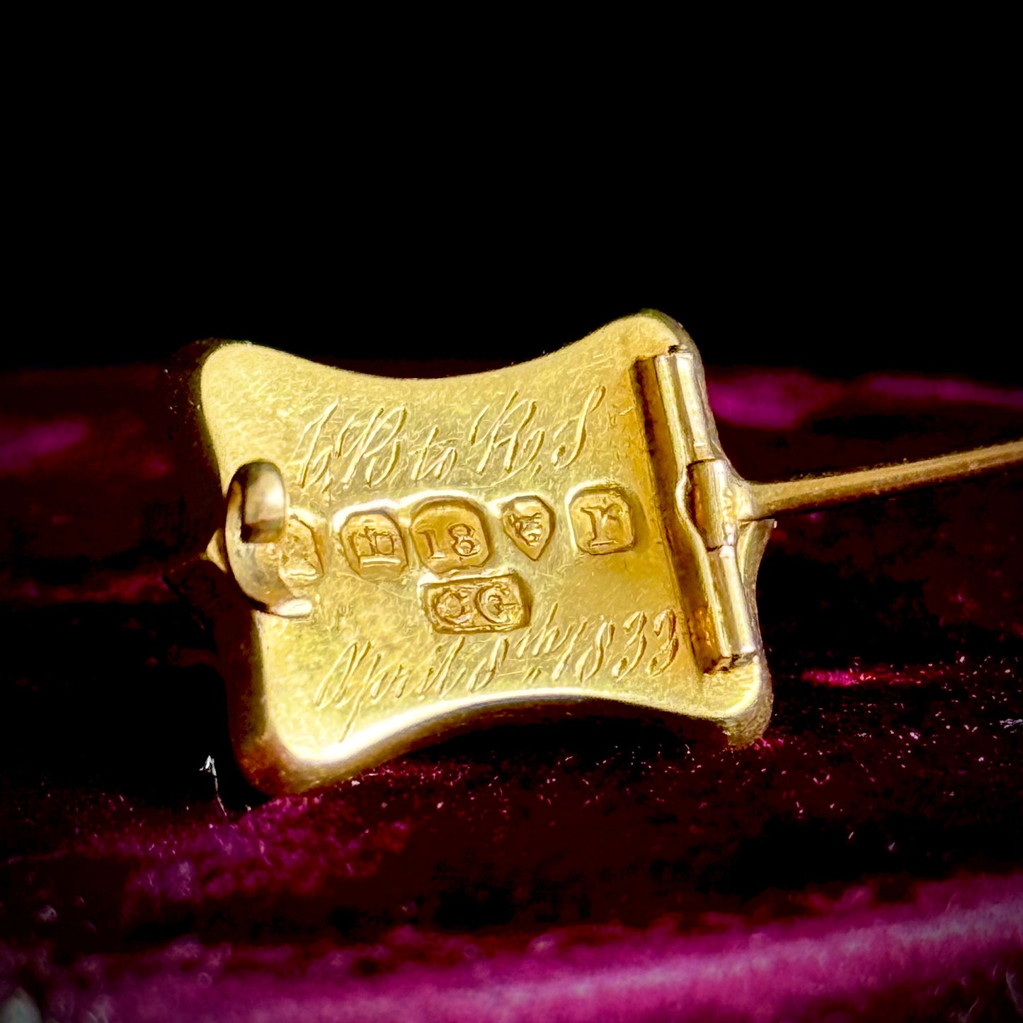 Antique Sentimental Brooch in 18 Carat Gold; Circa 1832