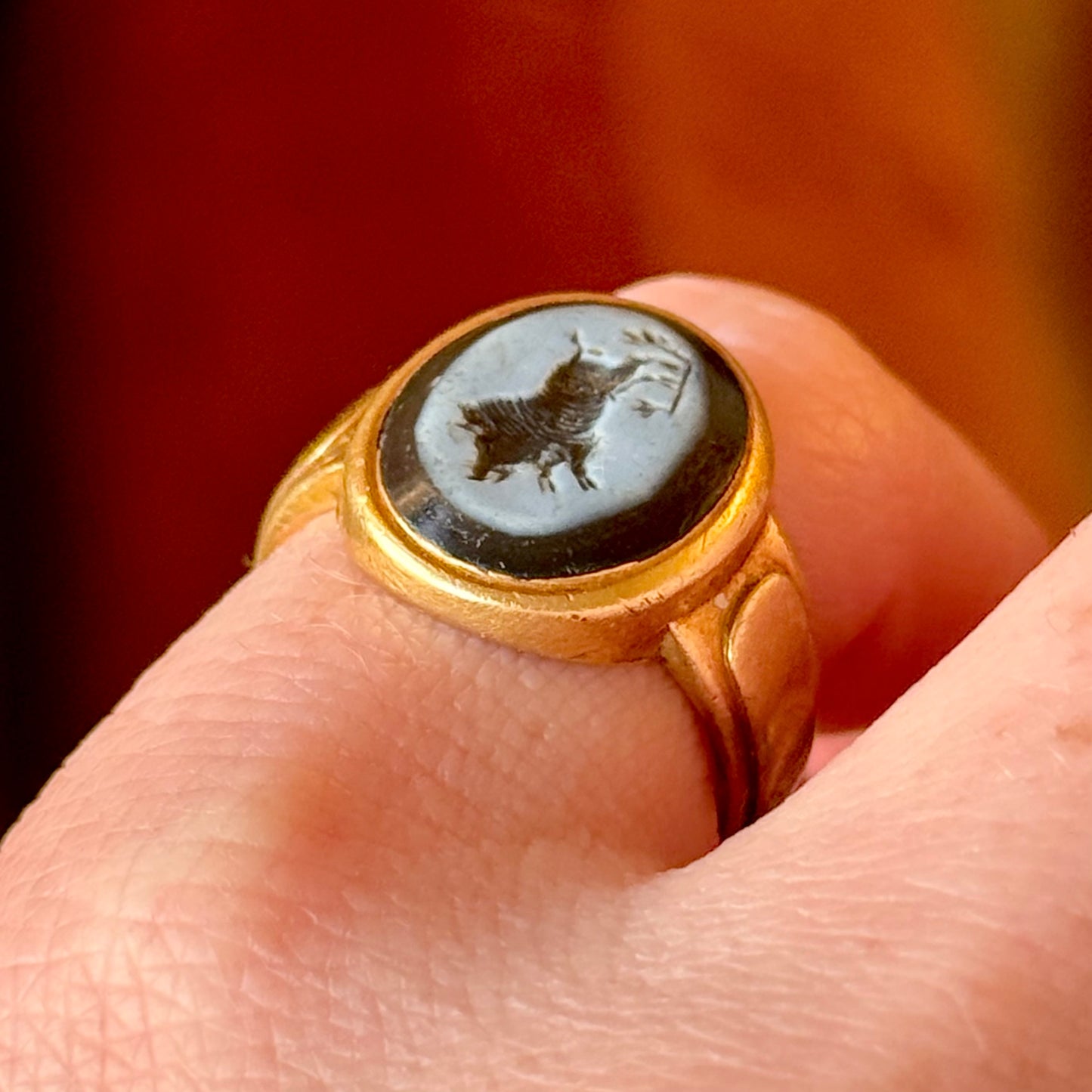 Antique Boar Agate Intaglio Signet Ring in 18 Carat Gold