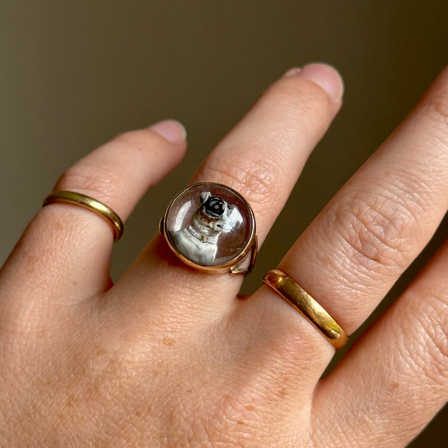 Antique Victorian Essex Crystal Reverse Painted Dog Ring