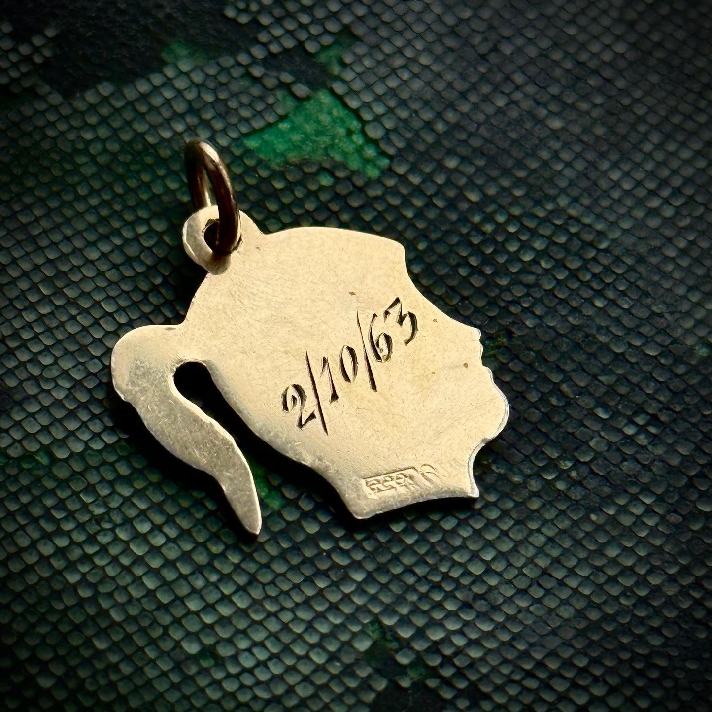 Vintage Profile 'Joanna' Pendant Token