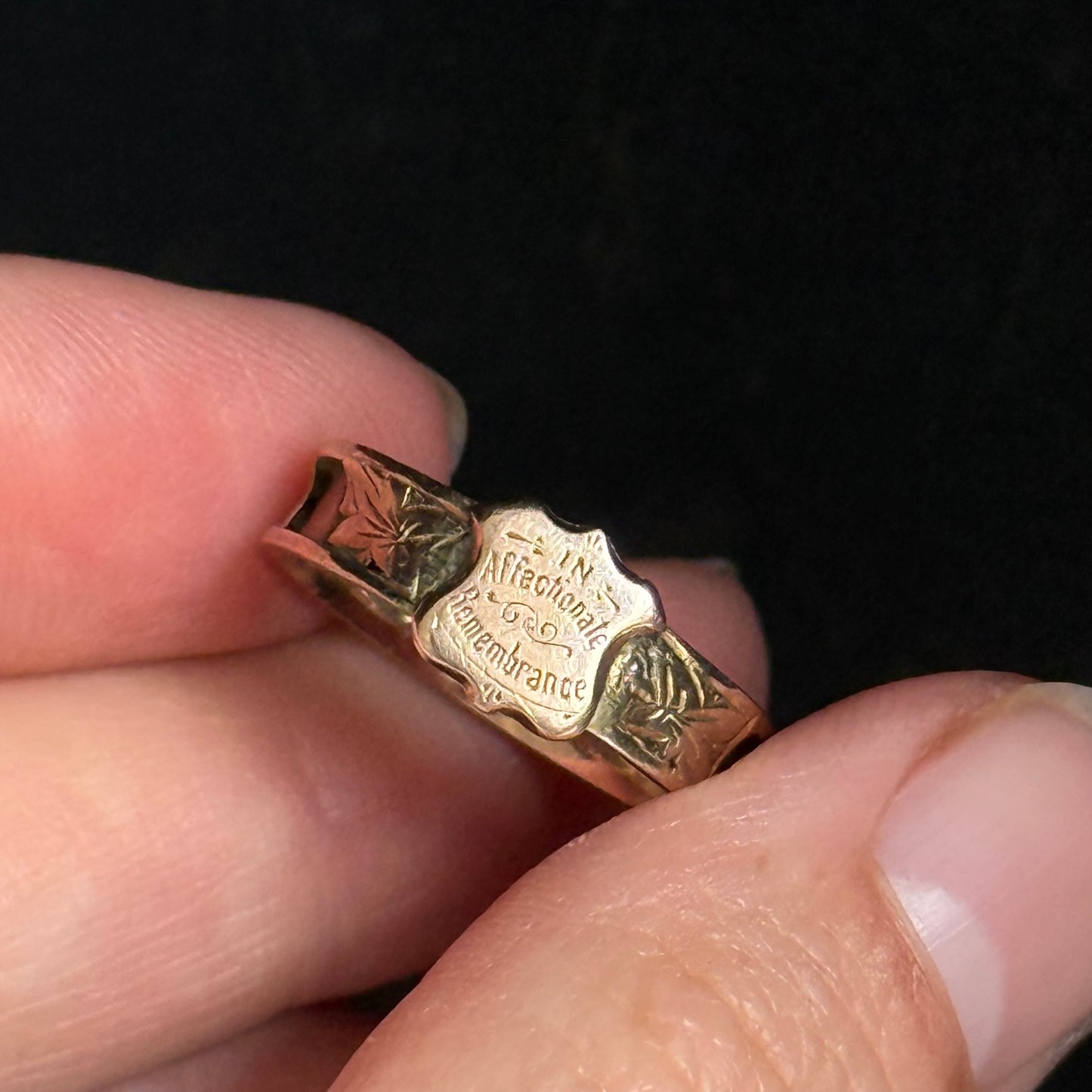 Antique Victorian Scottish Mourning Ring in 9 Carat Gold