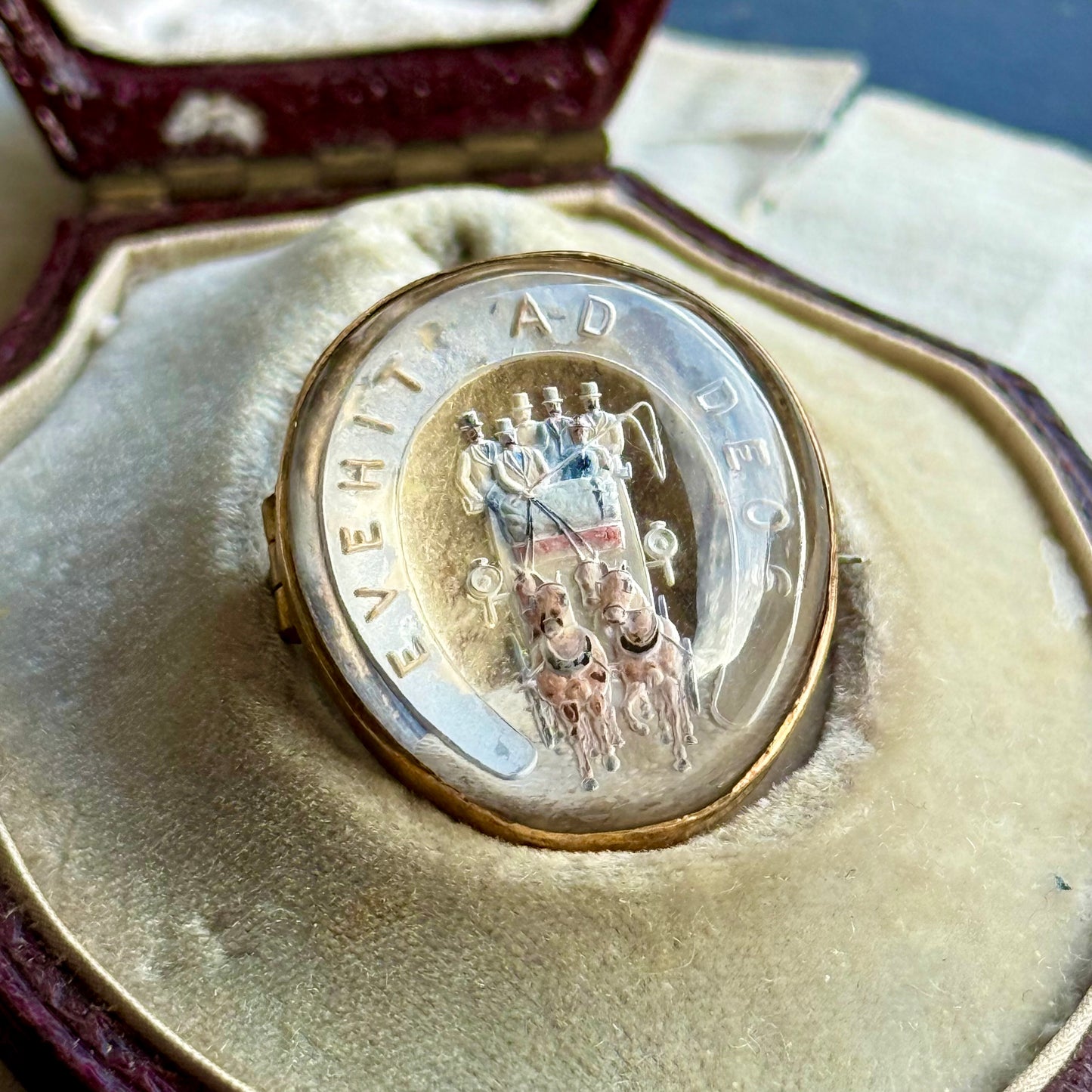 Victorian Lucky Essex Crystal Brooch in 9 Carat Gold; Circa 1860