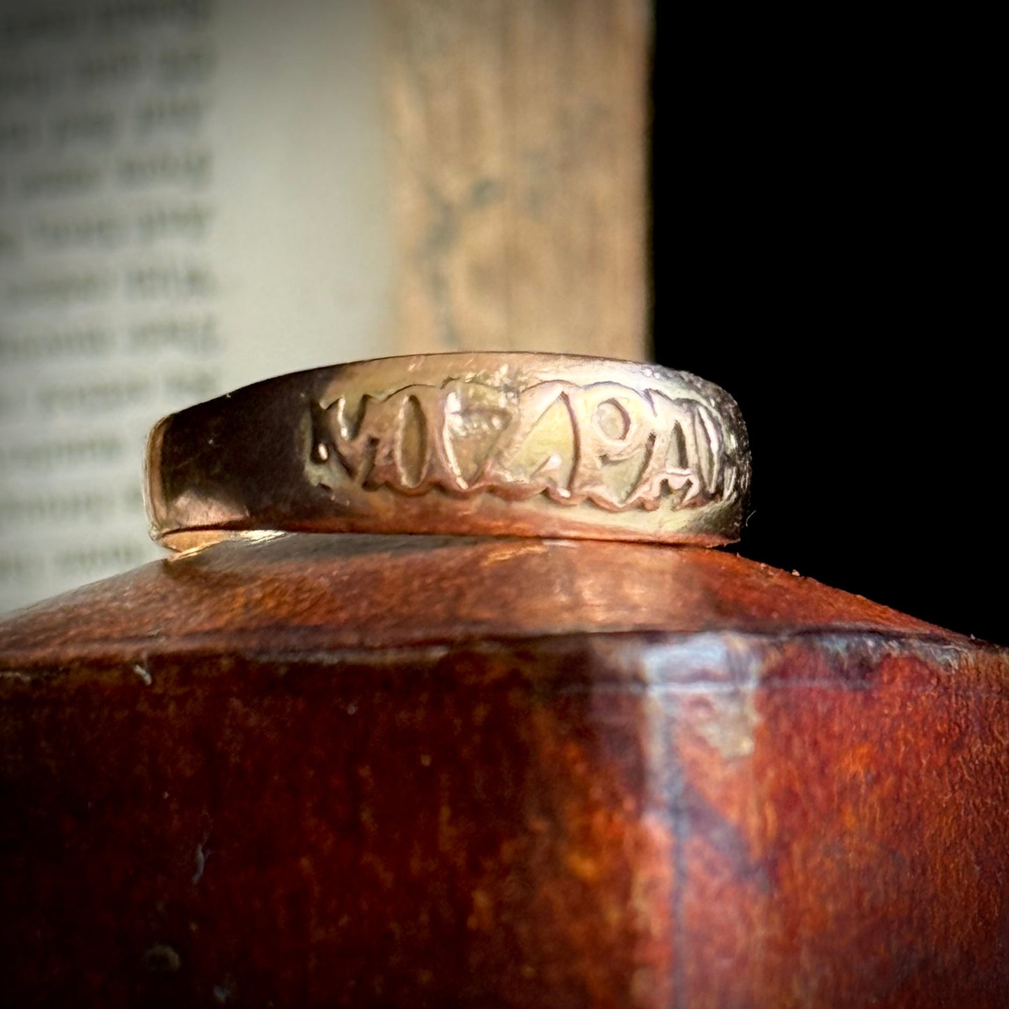 Antique Mizpah Ring in 9 Carat Gold; Circa 1929