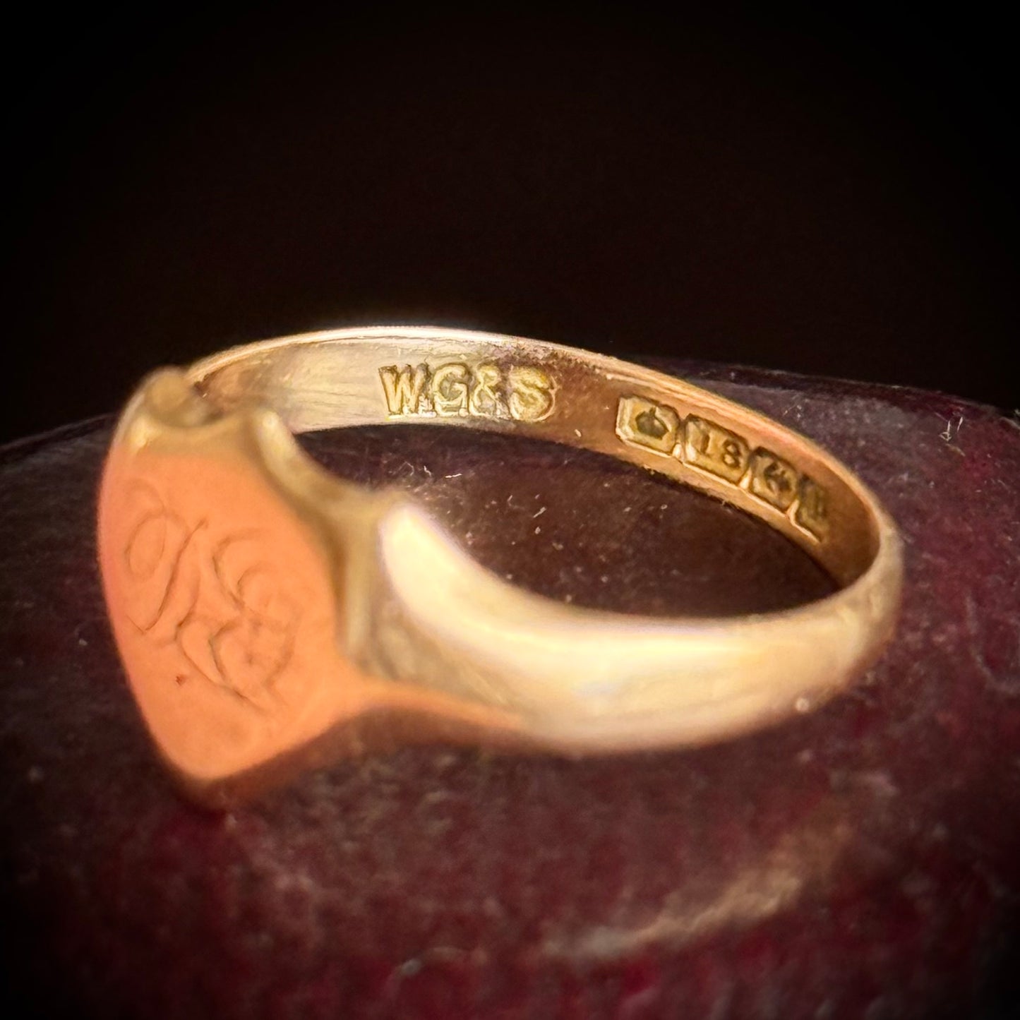 Antique Shield Signet Ring in 18 Carat Gold; Circa 1914